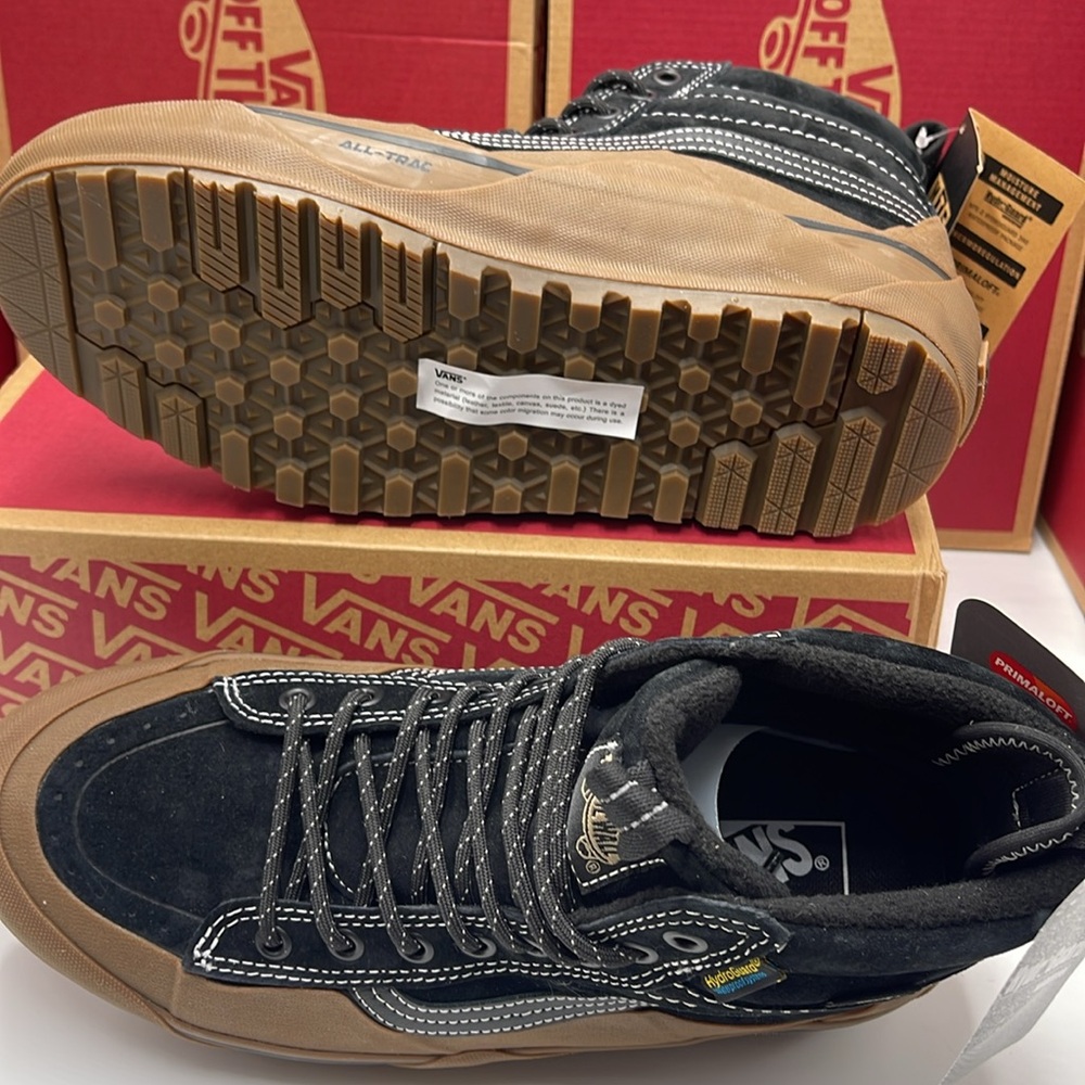 Vans Women’s Sk8-Hi Dip Mte-2
Black/Gum
VN0009QKB9M
Boots Cold Weather Sneakers - Picture 4 of 16